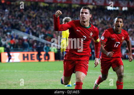 Lissabon, Portugal. © 15. November 2013. Cristiano Ronaldo (POR) Football / Soccer: Cristiano Ronaldo Portugal feiert erzielte den Siegtreffer in der FIFA World Cup Brasilien 2014 Qualifier Europäische Zone Play-off 1. Bein match zwischen Portugal 1-0 Schweden Luz-Stadion in Lissabon, Portugal. © D . Nakashima/AFLO/Alamy Live-Nachrichten Stockfoto