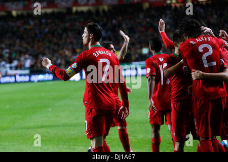 Lissabon, Portugal. © 15. November 2013. Cristiano Ronaldo (POR) Football / Soccer: Cristiano Ronaldo Portugal feiert erzielte den Siegtreffer in der FIFA World Cup Brasilien 2014 Qualifier Europäische Zone Play-off 1. Bein match zwischen Portugal 1-0 Schweden Luz-Stadion in Lissabon, Portugal. © D . Nakashima/AFLO/Alamy Live-Nachrichten Stockfoto