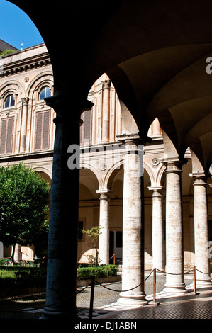 Atrium des Palazzo Doria Pamphilj, die Häuser Doria Pamphilj Galerie, Via del Corso, Rom, Italien Stockfoto