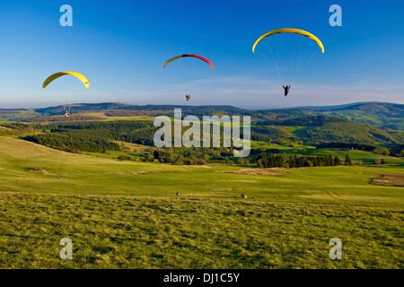 Gleitschirm auf der Wasserkuppe, Rhön, Hessen, Deutschland Stockfoto