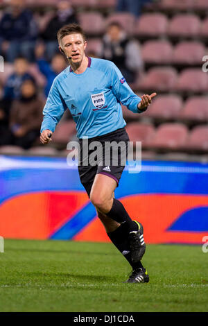 Reggio Emilia, Italien. 14. November 2013. Mitja Zganec (Schiedsrichter) Fußball / Fußball: UEFA European u-21-Meisterschaft 2015 Qualifying Runde Gruppe 9 match zwischen Italien 3-0 Nordirland Mapei-Stadion in Reggio Emilia, Italien. © Maurizio Borsari/AFLO/Alamy Live-Nachrichten Stockfoto