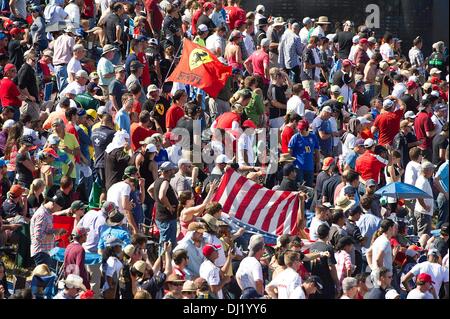 Austin, Texas, USA. 17. November 2013. 17. November 2013: Fans der Formel 1 US Grand Prix Circuit of the Americas in Austin, TX. © Csm/Alamy Live-Nachrichten Stockfoto