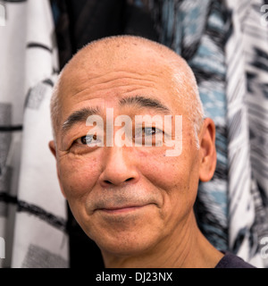Porträt einer lächelnden Japaner, Kyoto, Japan Stockfoto