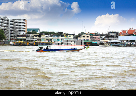 Boot am Fluss Chao Phraya, Bangkok, Thailand Stockfoto