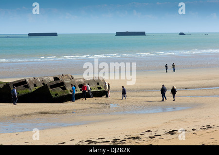 Arromanches, Normandie. Dies war der Hafen und der Strand, der für eine Mulberry-Hafen im Juni 1944 verwendet wurde Stockfoto