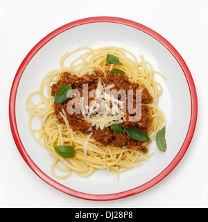 Spaghetti mit hausgemachter Bolognese-Sauce serviert Stockfoto