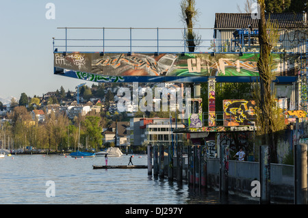 Zürich, Schweiz: Blick auf das Seeufer Stockfoto