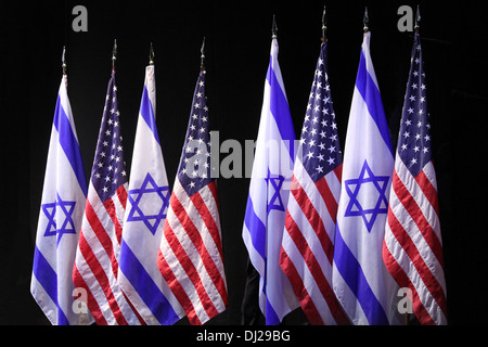 Amerikanische und israelische Fahnen auf der nationalen Konferenz Zentrum von Jerusalem Israel während des Besuchs von US-Präsident Barack Obama Stockfoto