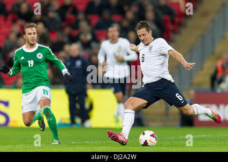 London, UK. 19. November 2013. Englands Phil JAGIELKA während der internationalen Fußball-Freundschaftsspiel zwischen England und Deutschland vom Wembley Stadion entfernt. Bildnachweis: Aktion Plus Sport/Alamy Live-Nachrichten Stockfoto