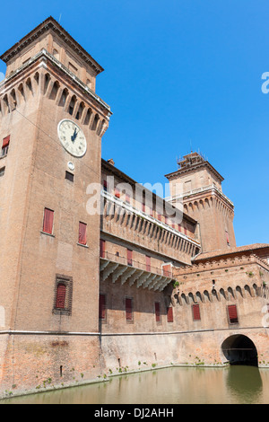 Uhr auf Schloss Estense. Ferrara. Emilia-Romagna. Italien Stockfoto