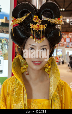Frau im chinesischen Tracht London UK Stockfoto