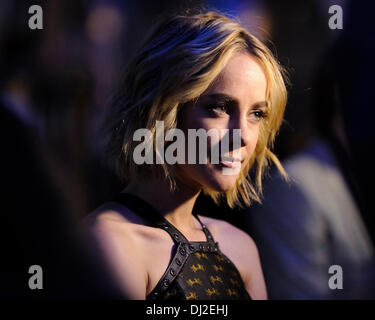 Toronto, Kanada. 19. November 2013. Jena Malone, Ankunft in der kanadischen Premiere von THE HUNGER GAMES: CATCHING FIRE am Scotiabank Theater. Bildnachweis: EXImages/Alamy Live-Nachrichten Stockfoto