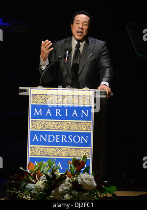 Philadelphia, Pennsylvania, USA. 19. November 2013. SMOKEY ROBINSON, anlässlich der Award-Gala im Kimmel Center in Philadelphia Pa Credit stattfand: Ricky Fitchett/ZUMAPRESS.com/Alamy Live News Stockfoto