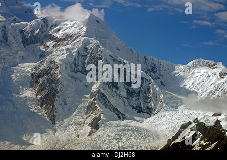 schneebedeckte Berge im Inneren Alaska Stockfoto