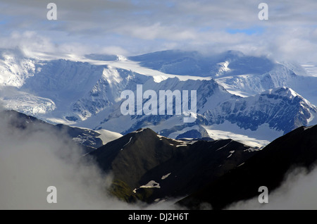 schneebedeckte Berge im Inneren Alaska Stockfoto