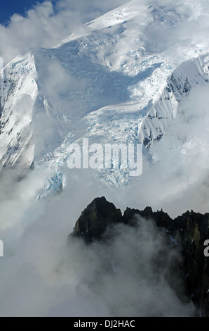 schneebedeckte Berge im Inneren Alaska Stockfoto