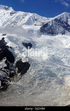 schneebedeckte Berge im Inneren Alaska Stockfoto