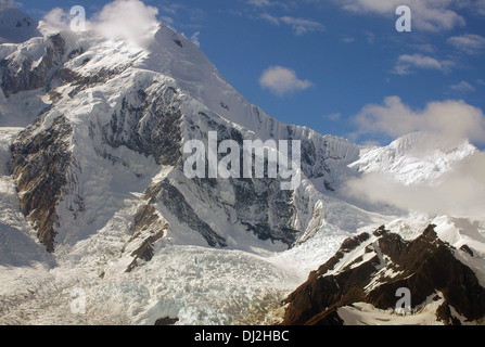 schneebedeckte Berge im Inneren Alaska Stockfoto