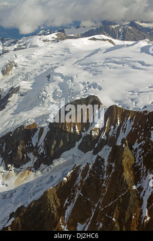 schneebedeckte Berge im Inneren Alaska Stockfoto