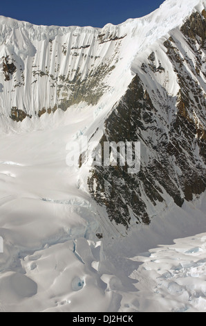 schneebedeckte Berge im Inneren Alaska Stockfoto