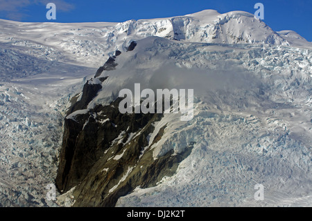 schneebedeckte Berge im Inneren Alaska Stockfoto