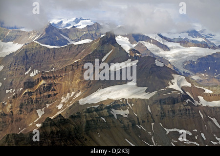 schneebedeckte Berge im Inneren Alaska Stockfoto
