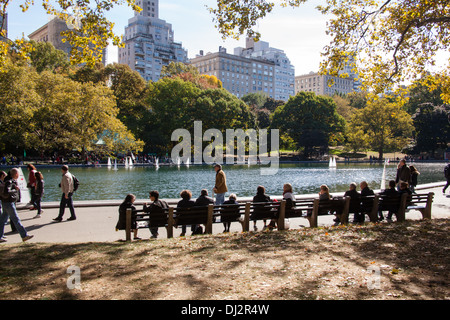 Konservatorium Wasser Modell Boot Teich, Central Park, Manhattan, New York City, Vereinigte Staaten von Amerika. Stockfoto