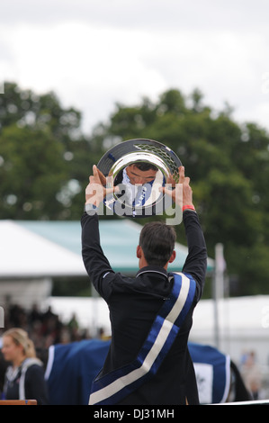 Jonathan Paget während der Siegerehrung nach dem Gewinn der 2013 Land Rover Burghley Horse Trials Stockfoto