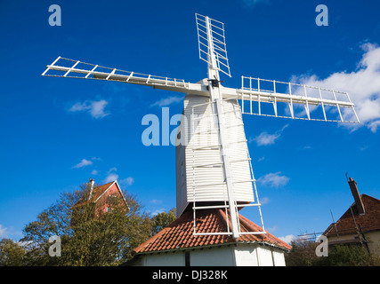 Windmühle am Thorpeness, Suffolk, England Stockfoto