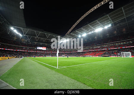 London, Deutschland. 19. November 2013. Innenansicht des Wembley-Stadion bei der internationalen Fußball-Spiel England gegen Deutschland im Wembley Stadion in London, Deutschland, 19. November 2013. Foto: Revierfoto/Dpa/Alamy Live News Stockfoto