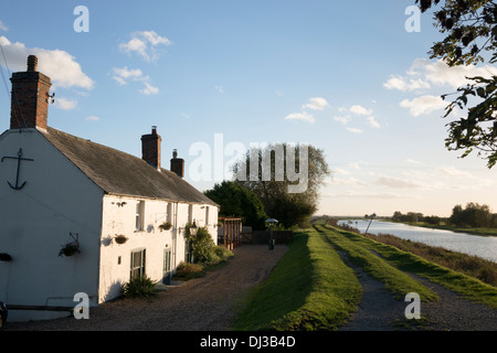 Der Anker im Sutton Gault Fenland Pub und Restaurant befindet sich in der Nähe von Ely Cambridgeshire UK auf der alten Bedord-Stufen Stockfoto