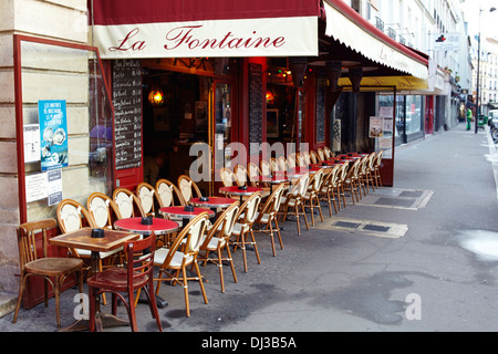 La Fontaine leeren Café in Paris Stockfoto