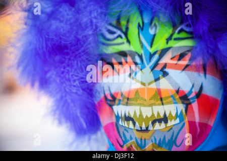 Ein Kostüm-Design für eines der vielen Clovis Gruppen oder Grupo de Bate-Bola am 2010 Karneval in Rio De Janeiro, Brasilien. Stockfoto