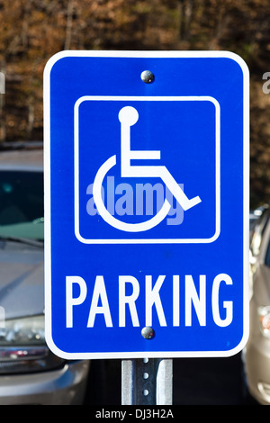 Behinderten Parkplatz Schild, USA Stockfoto