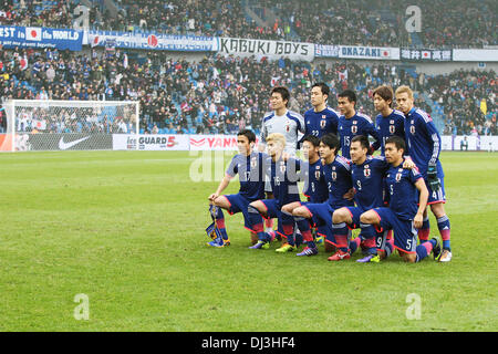 Genk, Belgien. Vordere L-R Makoto Hasebe, Hotaru Yamaguchi, Hiroshi Kiyotake, Atsuto Uchida, Shinji Okazaki, Yuto Nagatomo zurück L-R Shusaku Nishikawa, Maya Yoshida, Yasuyuki Konno, Yuya Osako, Keisuke Honda. 16. November 2013. Team Japan Gruppe Line-up (JPN) Fußball / Fußball: internationale Freundschaftsspiel zwischen Japan 2-2 Niederlande in der Cristal Arena in Genk, Belgien. Vordere L-R Makoto Hasebe, Hotaru Yamaguchi, Hiroshi Kiyotake, Atsuto Uchida, Shinji Okazaki, Yuto Nagatomo zurück L-R Shusaku Nishikawa, Maya Yoshida, Yasuyuki Konno, Yuya Osako, Keisuke Honda. © AFLO/Alamy Live-Nachrichten Stockfoto