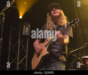 Norfolk, Virginia, USA. 20. August 2012. Gitarrist DUSTIN BUSHNELL die schmutzige Köpfe führt an der NorVa in Norfolk, Virginia © Daniel DeSlover/ZUMAPRESS.com/Alamy Live-Nachrichten Stockfoto