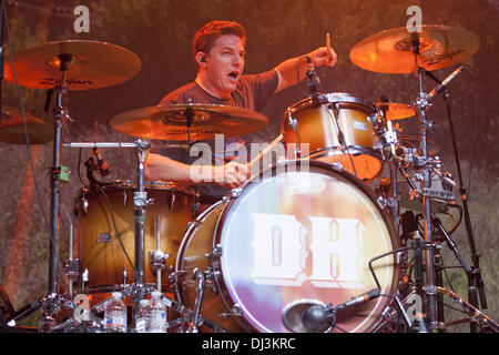 Norfolk, Virginia, USA. 20. August 2012. Schlagzeuger MATT OCHOA die schmutzige Köpfe führt an der NorVa in Norfolk, Virginia © Daniel DeSlover/ZUMAPRESS.com/Alamy Live-Nachrichten Stockfoto