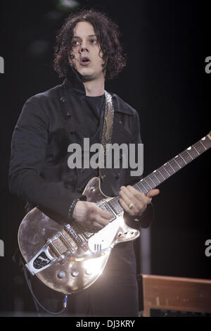 New Orleans, Louisiana, USA. 30. Oktober 2011. JACK WHITE von The Raconteurs führt beim Voodoo Music Festival in New Orleans, Louisiana © Daniel DeSlover/ZUMAPRESS.com/Alamy Live-Nachrichten Stockfoto