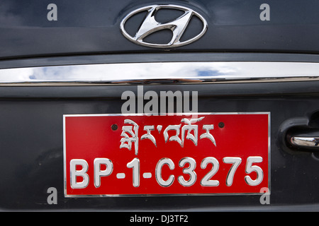 Bhutan, Bhutan Registrierungsnummer-Mitnehmerscheibe auf Hyundai Fahrzeug Stockfoto