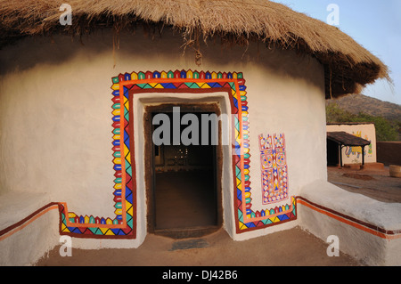 Stammes-Hütten, Shilpgram, Udaipur, Rajasthan Indien Stockfoto