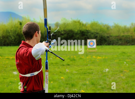 Bogenschießen in der Vorbereitungsphase Stockfoto