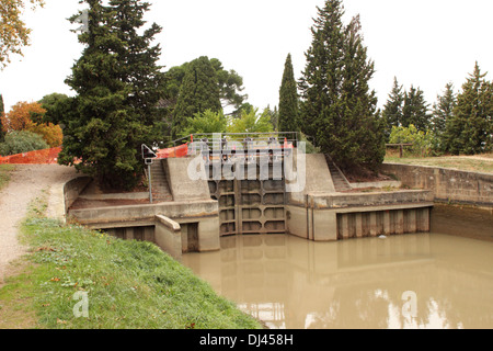 Schleusentore Ecluse de Saint-Cyr Canal de Jonction Salleles d'Aude Aude Frankreich Stockfoto