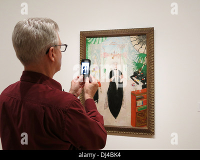 Man Fotos von florine Stettheimer Malerei im MoMA, New York Stockfoto