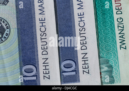 Eine Nahaufnahme Foto einige Deutsche Mark (D-Mark; Deutsche Mark). 10 und 20 Mark Notizen. Stockfoto