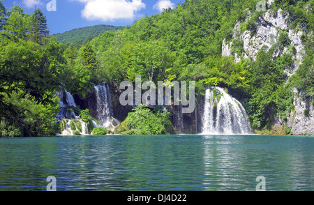 Wasserfall im Plitice Jezera Stockfoto