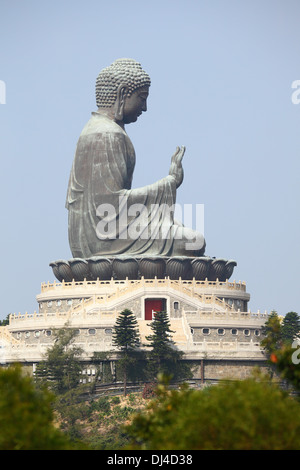 Gigantische Bronze Buddha-Statue von Hong Kong, China Stockfoto