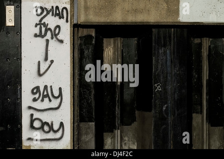 Graffiti auf eine Mauer in Grays in Essex gesprüht. Stockfoto