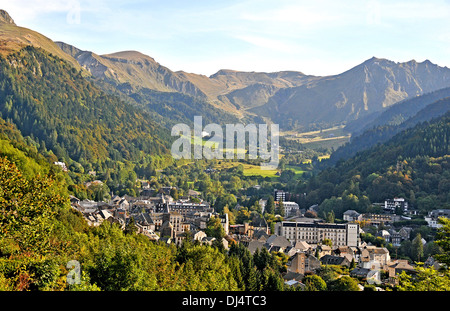 Le Mont-Dore Stadt und Sancy reichen Puy de Dome Auvergne massiv-Frankreich Mitteleuropa Stockfoto