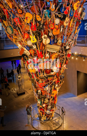 Trimpin Gitarre Skulptur ' IF VI war IX: Wurzeln und Zweige von Gitarren und andere Musikinstrumente Stockfoto