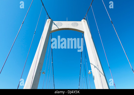 Stahlseile Aussetzung Brücke Stockfoto